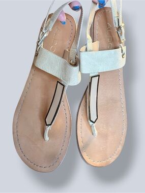 Aldo EUC Cream and Tan Flat T-Strap Sandals- Size 8.5